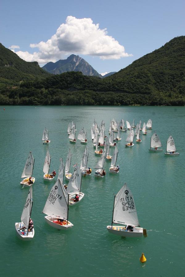 Отель Camping Lago 3 Comuni Alesso Экстерьер фото